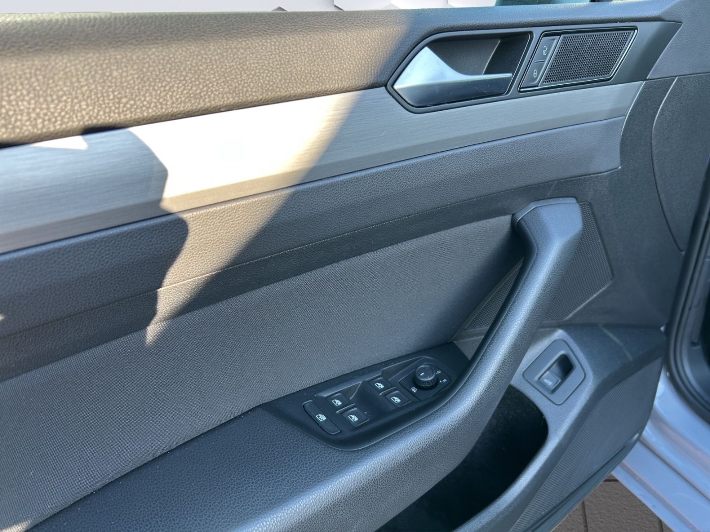 Passat 2.0TDI Conceptline DSG 110kW AHZV LED Rüc