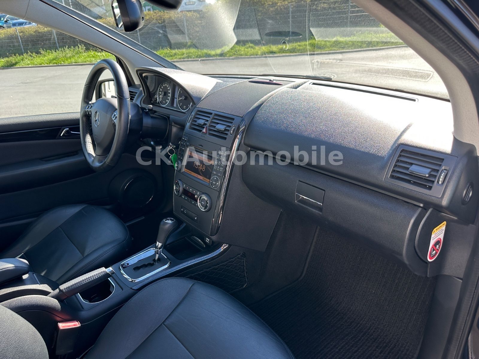 Fahrzeugabbildung Mercedes-Benz A 200 Avantgarde Special Edition/Automatik/Navi