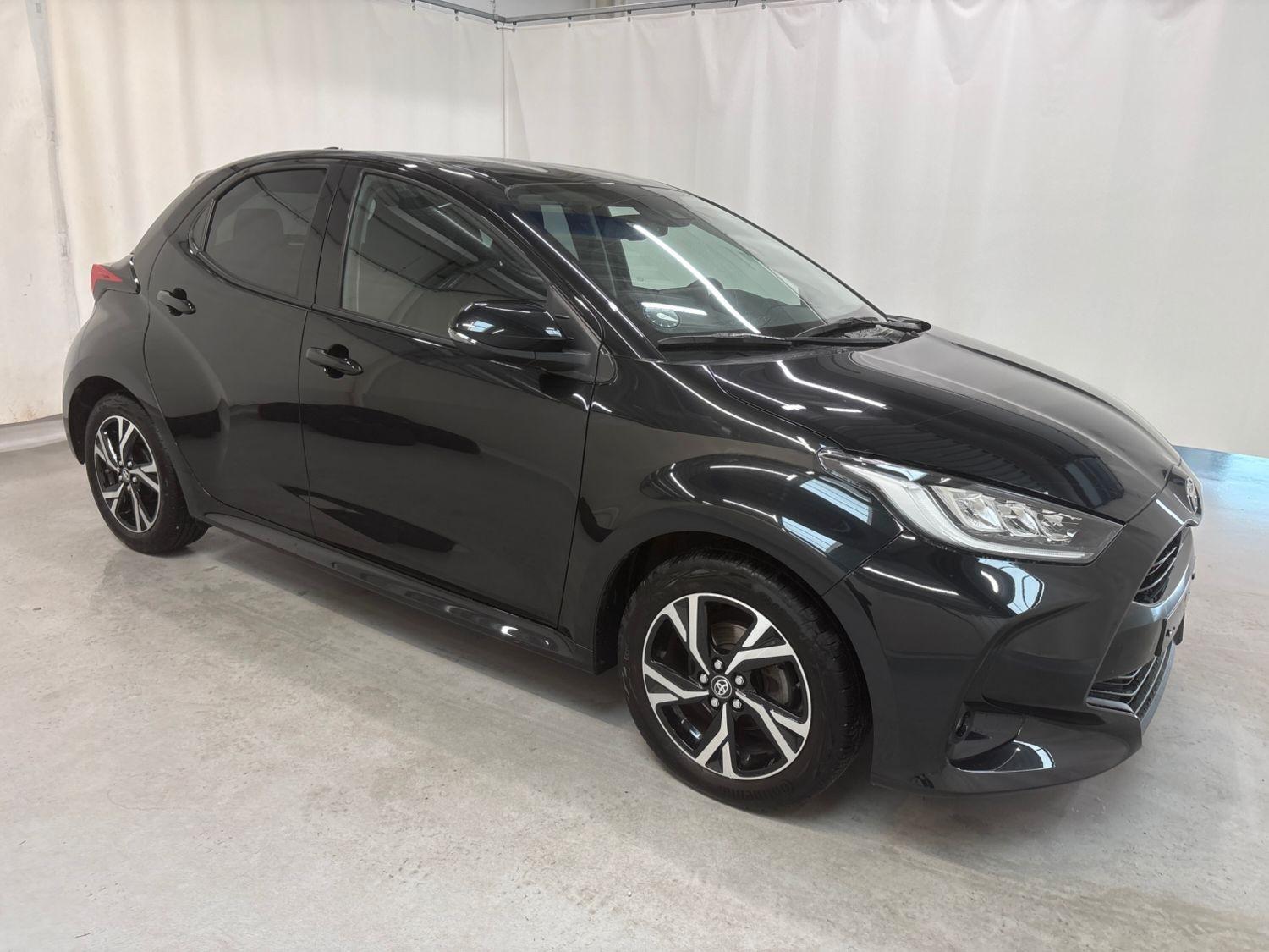 Toyota Yaris 1.5 Style LED+SMART+16"+CARPLAY+SHZ+KLIMA