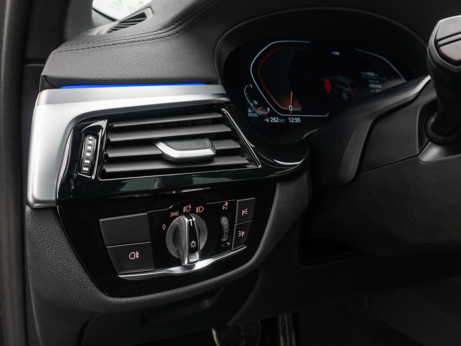 Fahrzeugabbildung BMW 530d xD M Sport HUD H/K DAB Kamera Panorama AHK