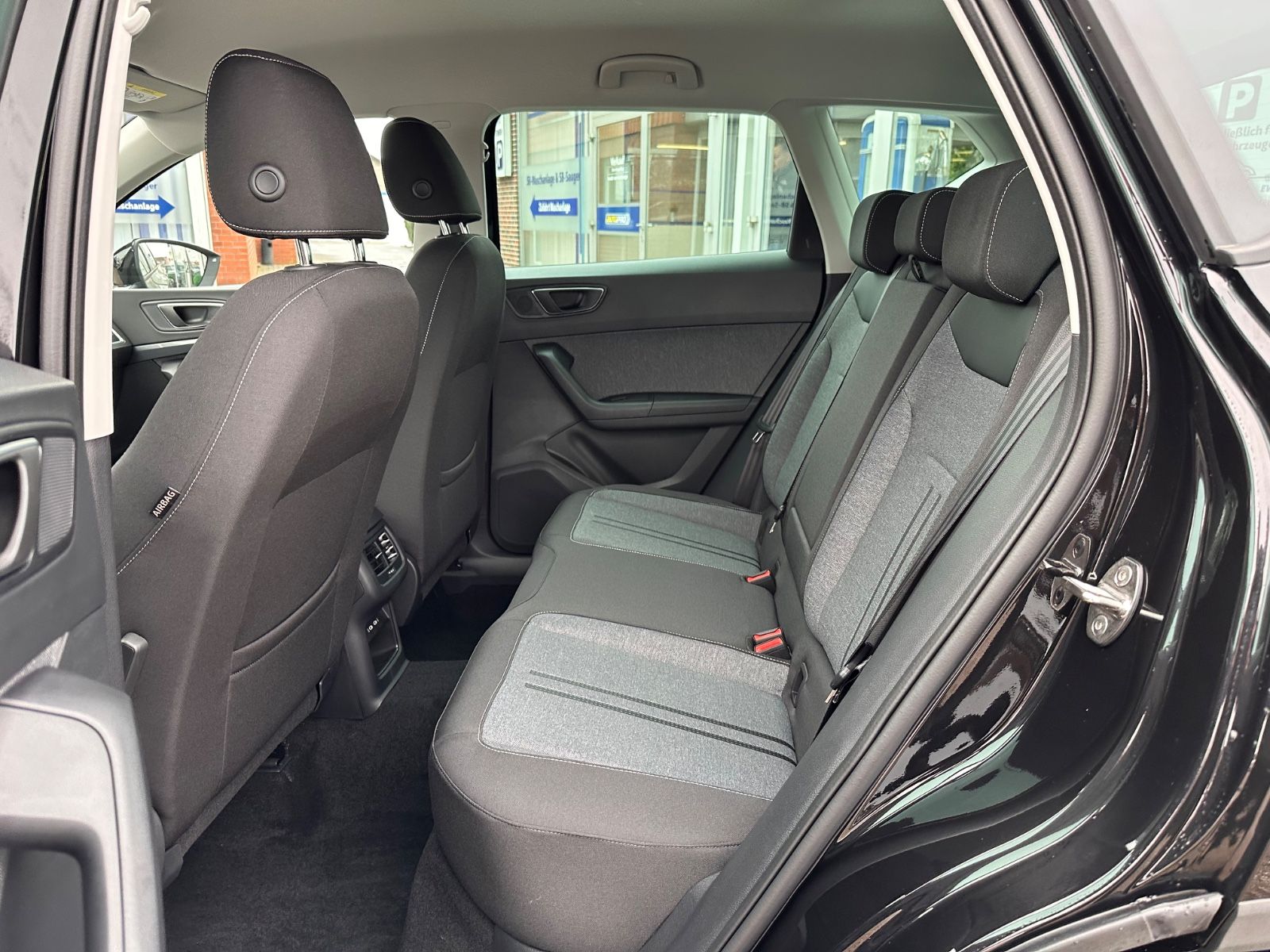 Fahrzeugabbildung SEAT Ateca 1.5 TSI Style DSG AHK/Navi/ACC/LED/SHZ/APP