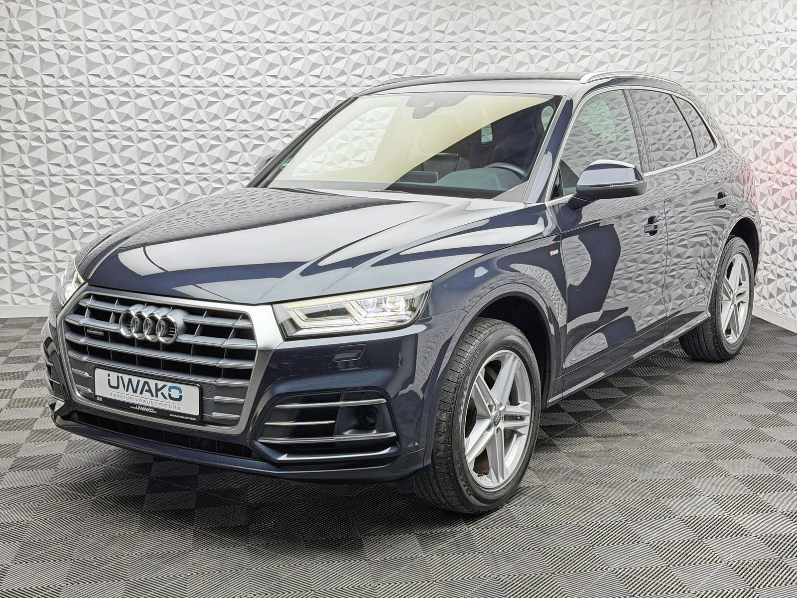 Fahrzeugabbildung Audi Q5 40 TDI S-LINE/QUA/ACC/AHK/MATRIX/KEYLES/RCAM