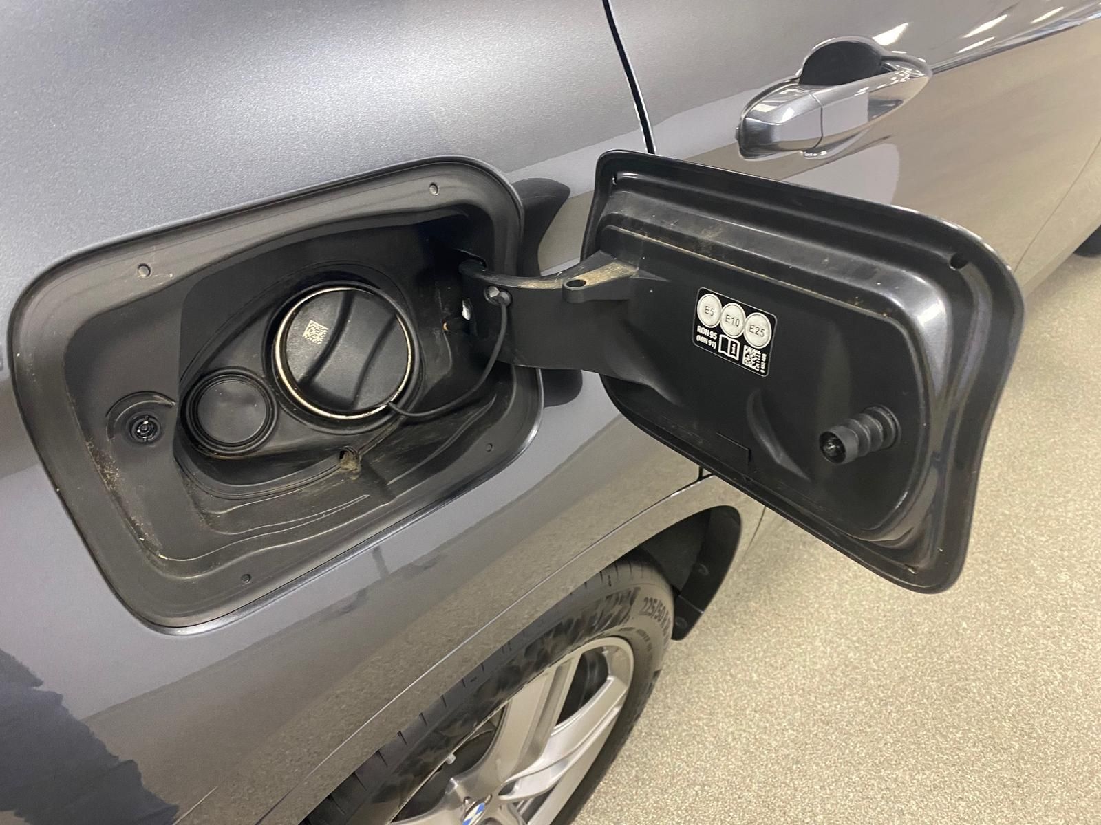 Fahrzeugabbildung BMW X1 sDrive20i M Sport+LEDER+NAVI+KAMERA+M Paket