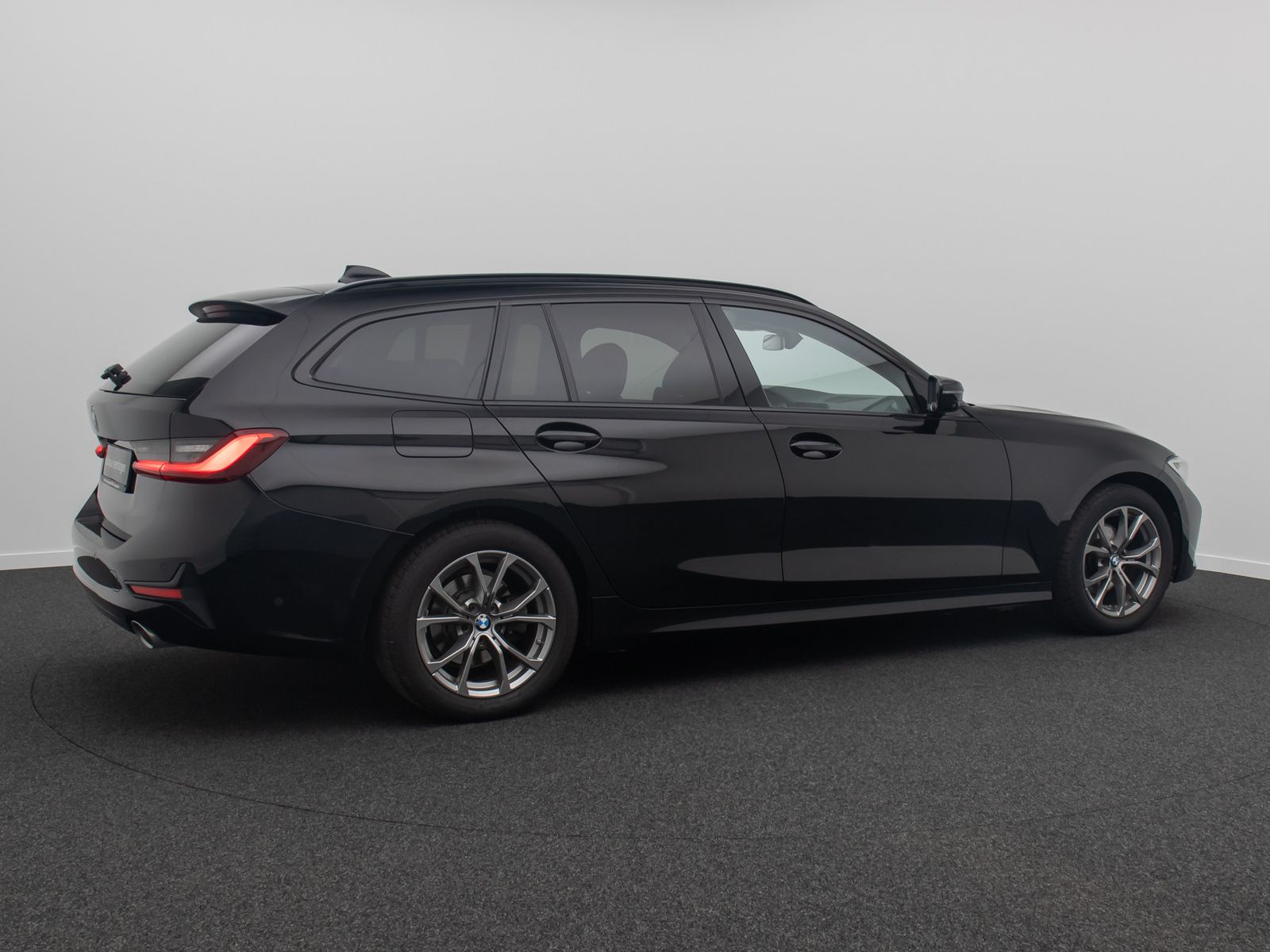 Fahrzeugabbildung BMW 320d Sport Line HUD 360°Komfort DriveAs Cockpit+