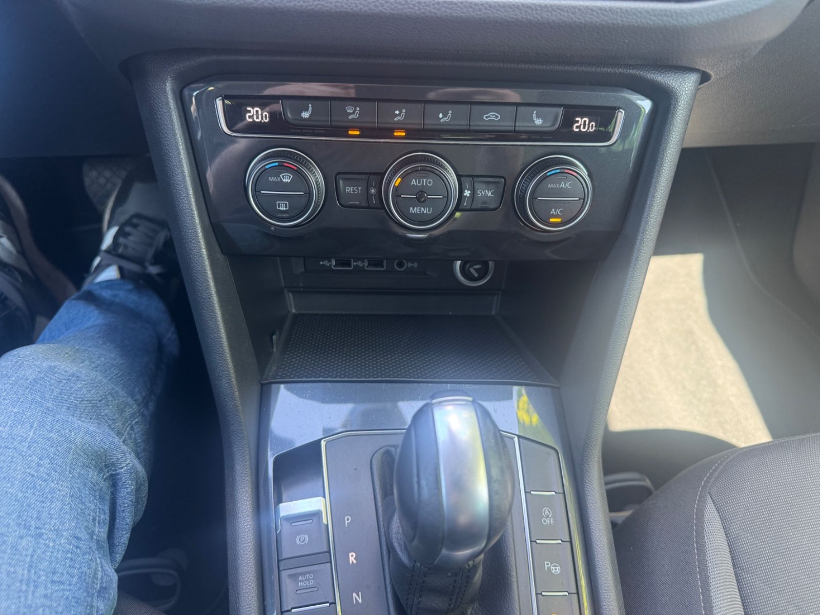 Fahrzeugabbildung Volkswagen Tiguan Comfortline LED+Navi+Kamera+ACC