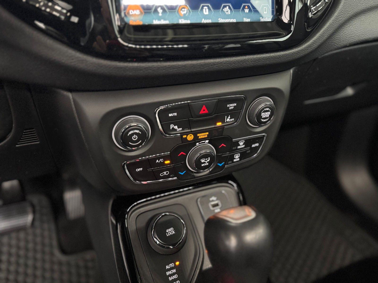 Fahrzeugabbildung Jeep Compass 1.4T Limited 4WD "Premium- + Sicht-Paket