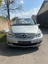 Mercedes-Benz B 170 - - Mercedes-Benz B 170 in Duisburg