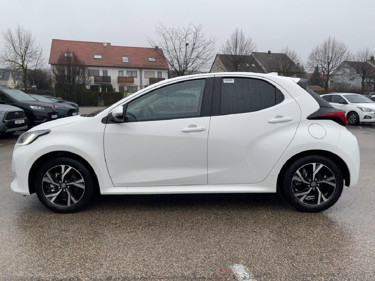 Fahrzeugabbildung Toyota Yaris Hybrid 116PS Teamplayer + Comfort Paket