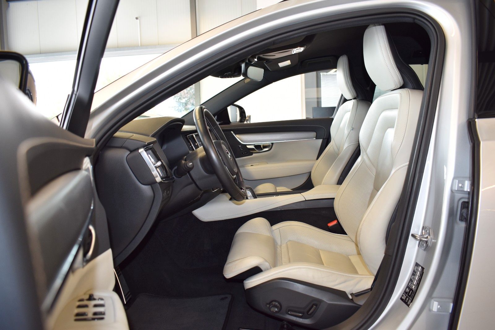 Volvo V90 Kombi R Design AUT./LED/NAVI/Sportsitze NAPP foto 11