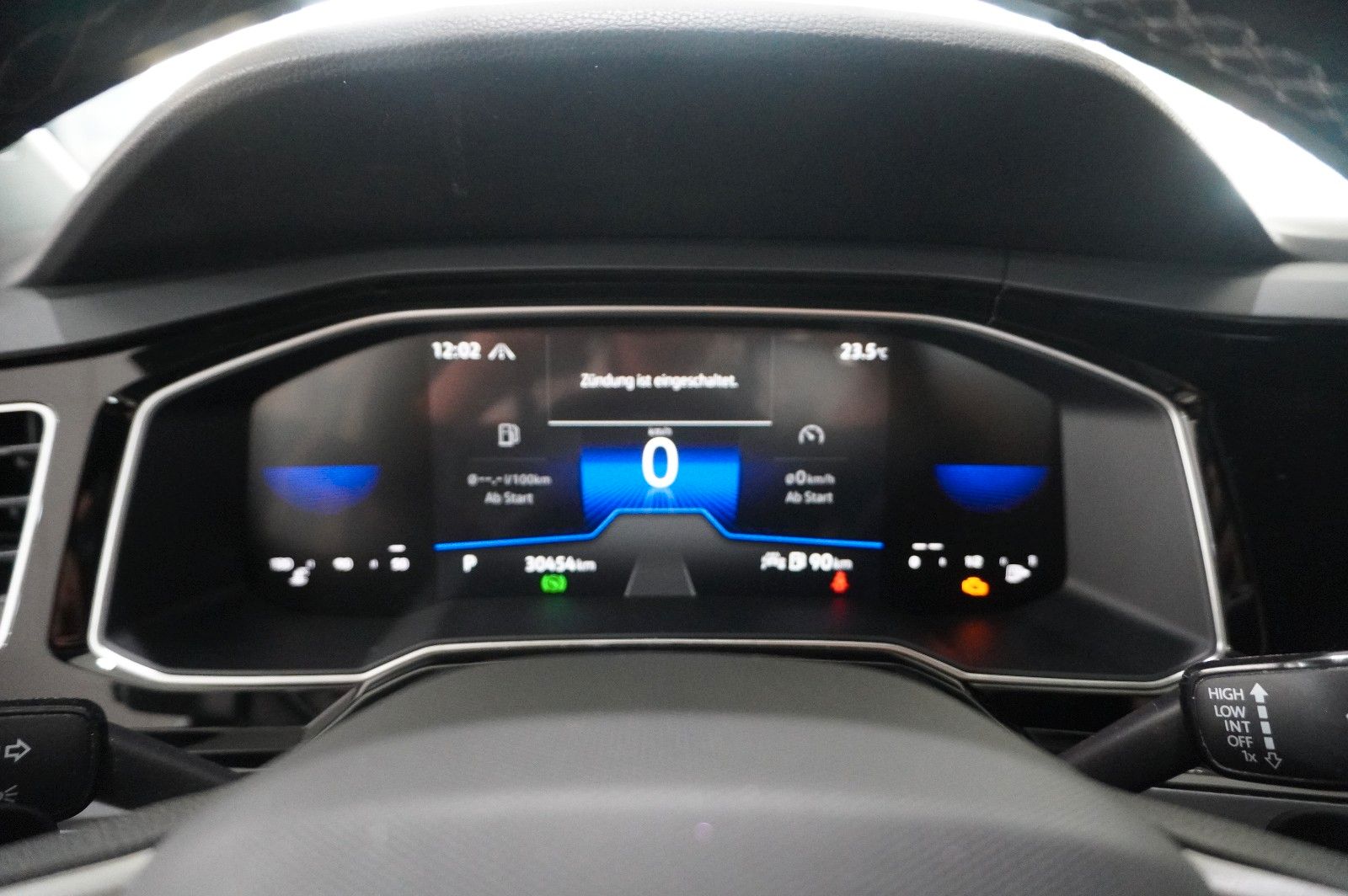 Fahrzeugabbildung Volkswagen Taigo 1.0 TSI R-LINE NAVI/LED/KAMERA/SPORT/DAB+