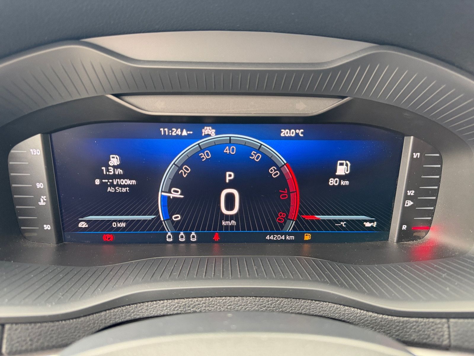 Karoq 1,5 TSI DSG Tour LED Kamera Navi AHK ACC
