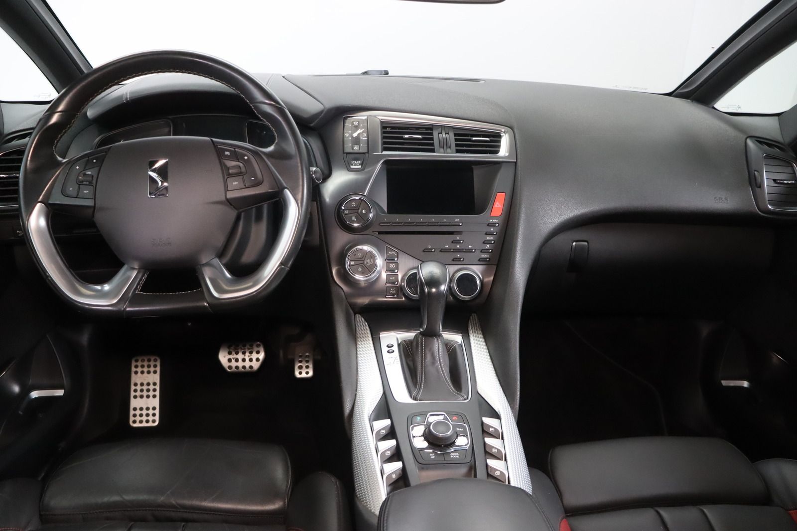 Fahrzeugabbildung DS Automobiles DS5 2.0 HDi SportChic * HUD * LEDER * Navi