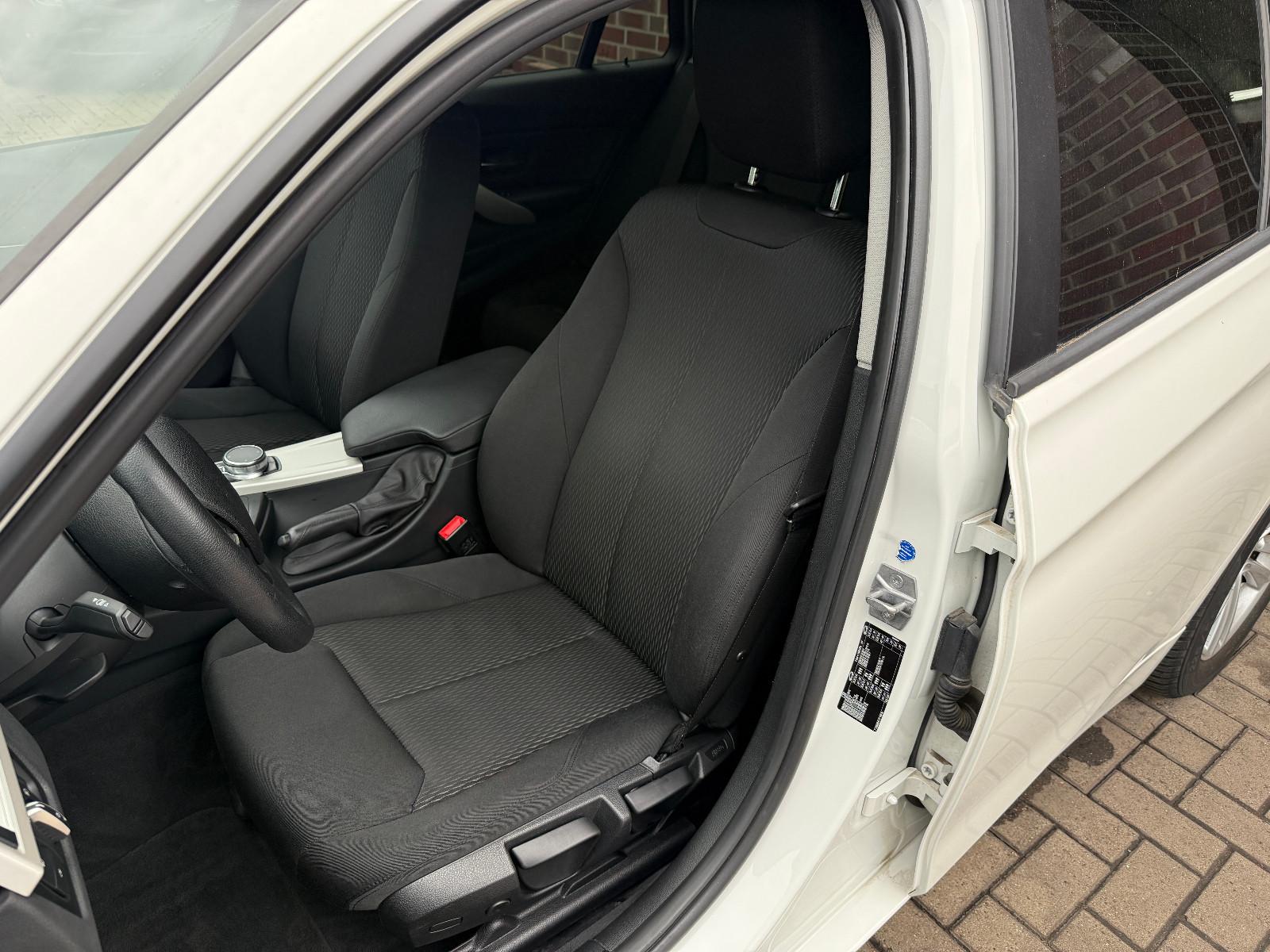BMW 318d Touring, Aut, Kamera, Scheckh. BMW, TÜV neu