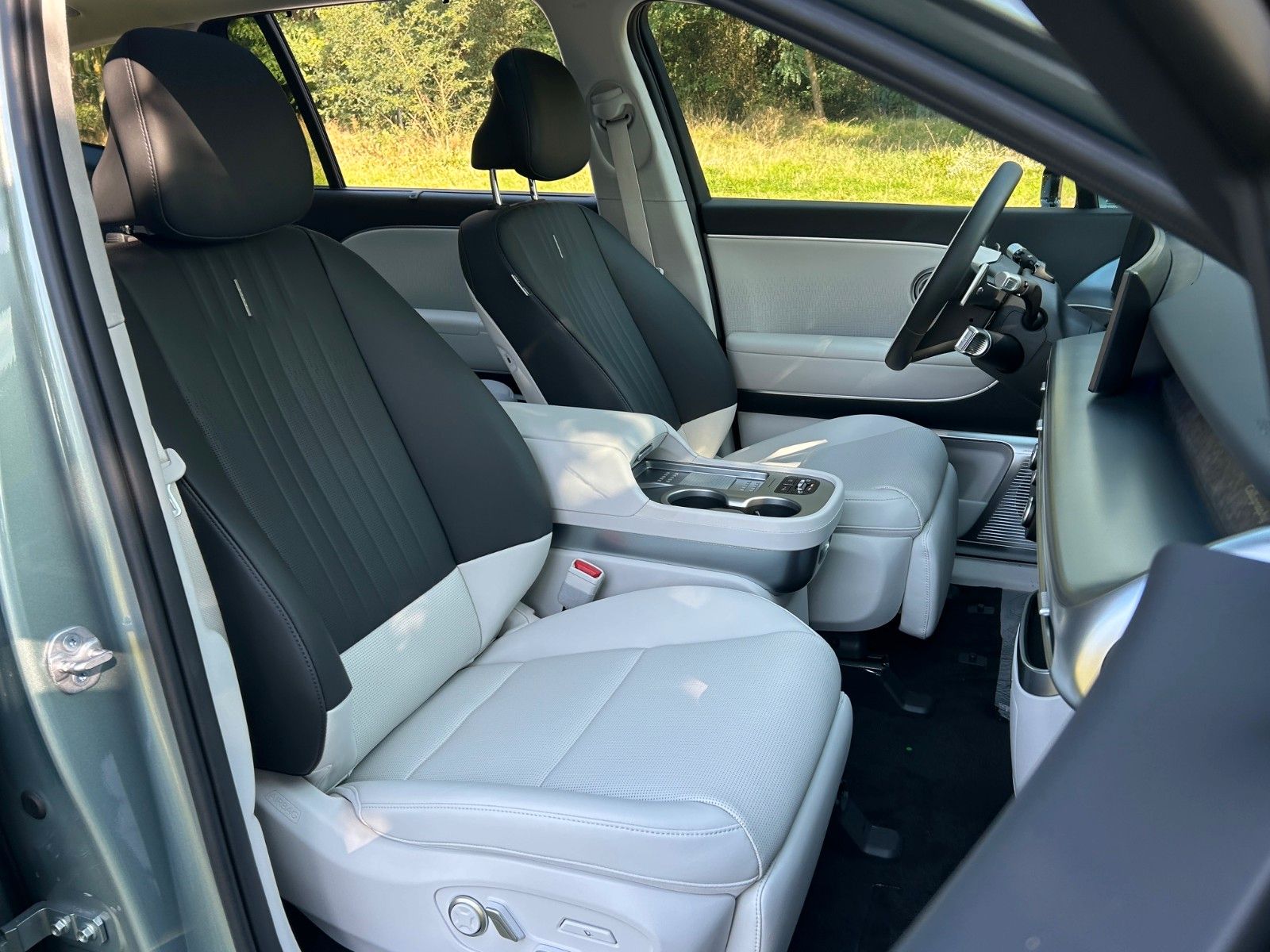 Fahrzeugabbildung Hyundai IONIQ 9 UNIQ 226kW *RW600KM*Pano*6Si*Relax*HeUp*
