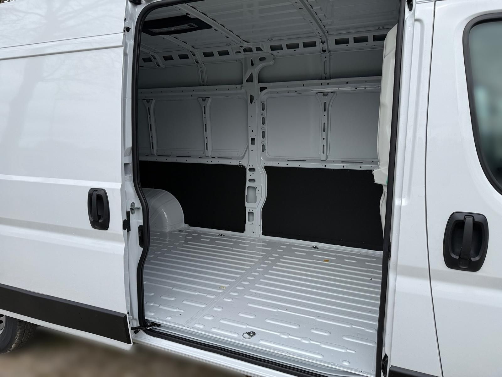 Fahrzeugabbildung Fiat Ducato Maxi L3H2 Kastenwagen 140 MT6