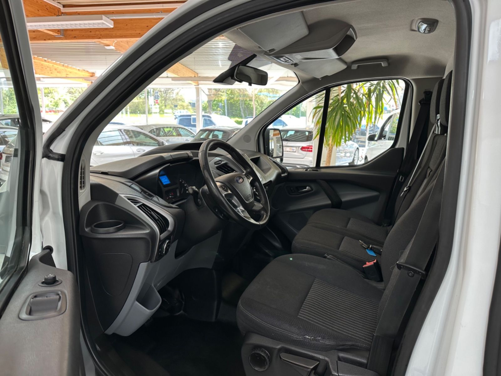 Fahrzeugabbildung Ford Transit Custom Kasten 310 L2 Trend
