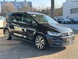 Volkswagen Touran 1.5 TSI DSG R-Line 7S/PANO/RFK/AHK/MATRIX - VW Touran Gebrauchtwagen in Nürnberg