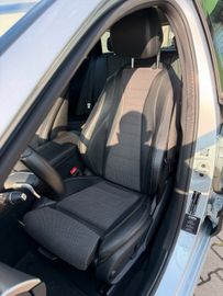 Mercedes E 220 - 12