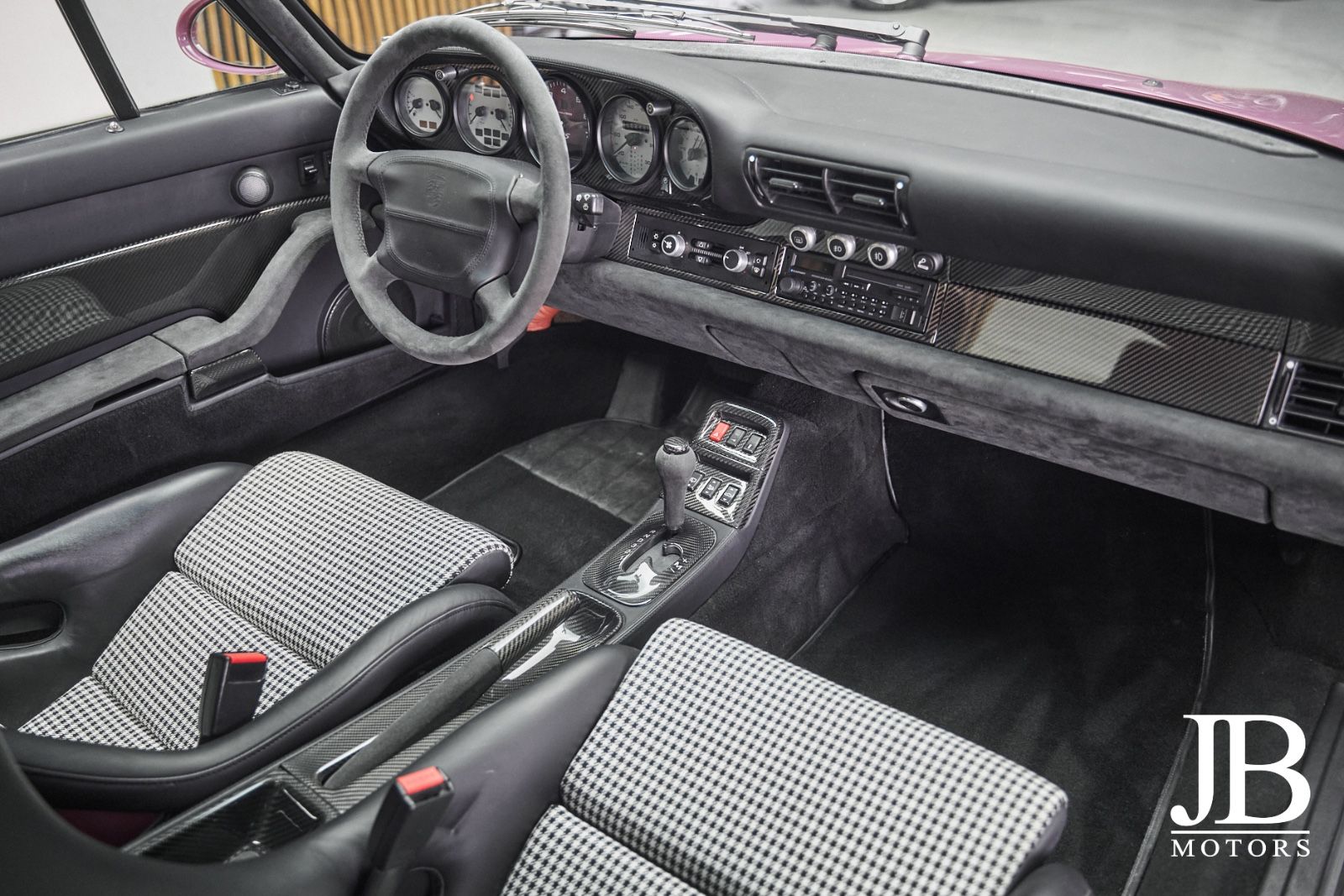 Fahrzeugabbildung Porsche 993 Carrera RS Optik Neuaufbau Recaro Carbon