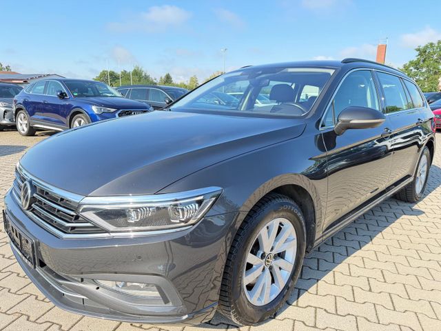VW Passat Matrix IQ.Drive Leder AHK Navi Virtua Par