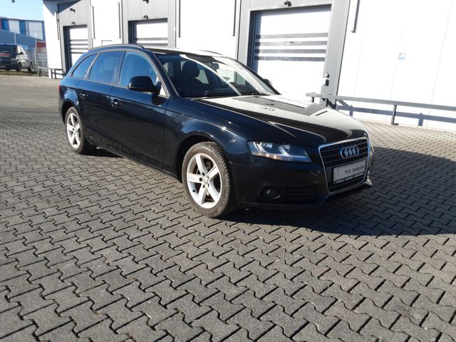 Audi A4 Avant Attraction 2.0 TDI KLIMA PDC NAVI