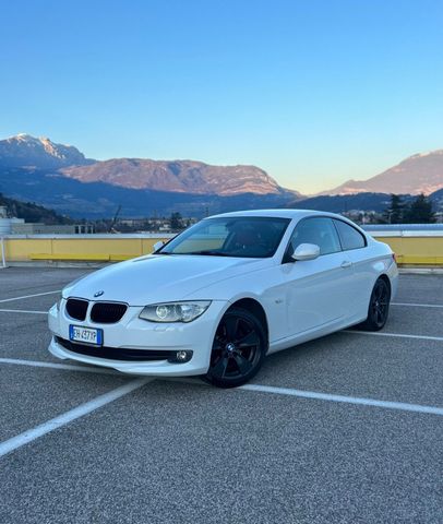 BMW Bmw 320d xDrive Coupé e92 Msport 2011 UNICA