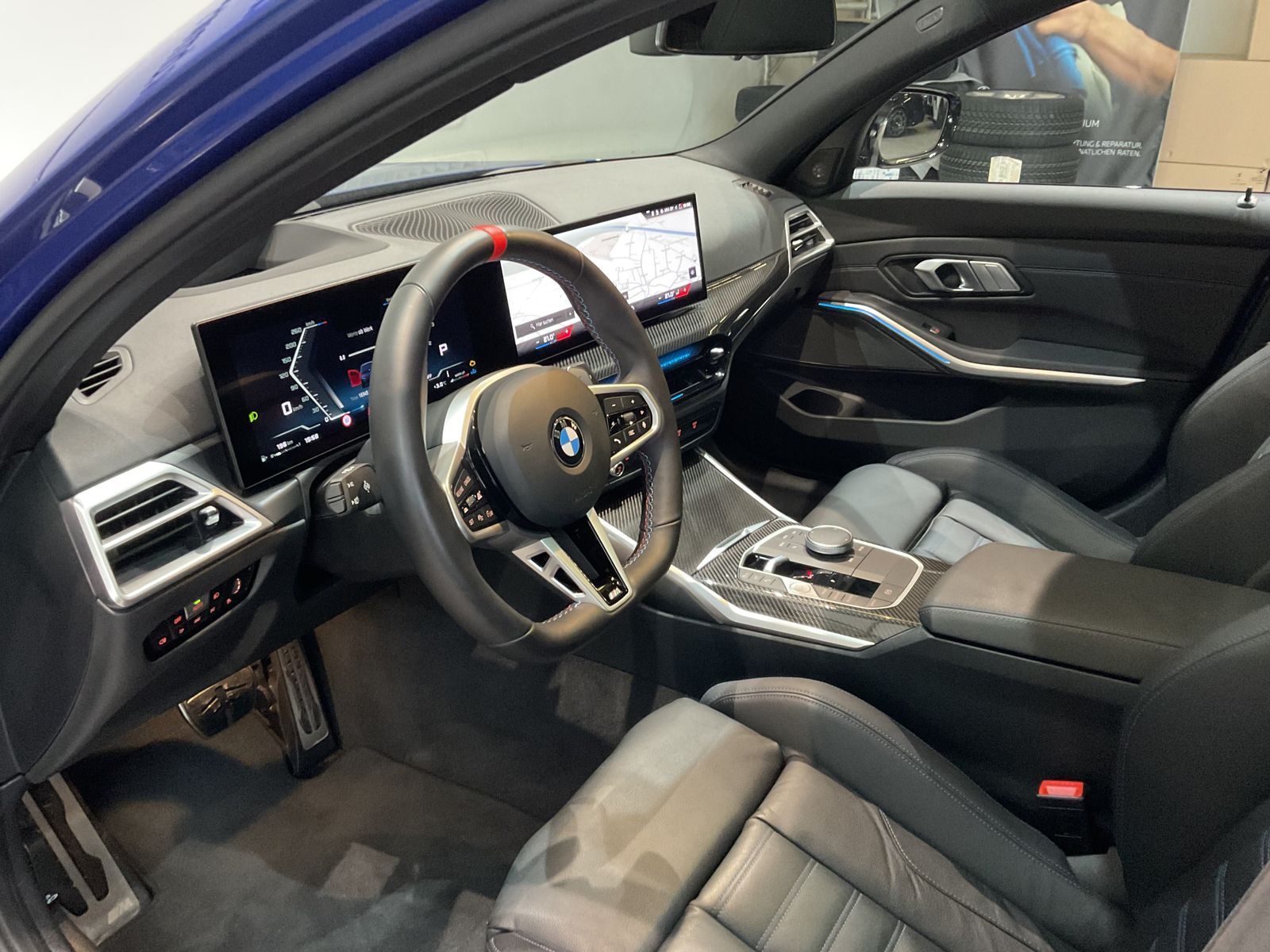 Fahrzeugeinzelansicht 10 Fahrzeugabbildung BMW M340d xDrive |M-Sportpaket pro |Panorama-Glasdac