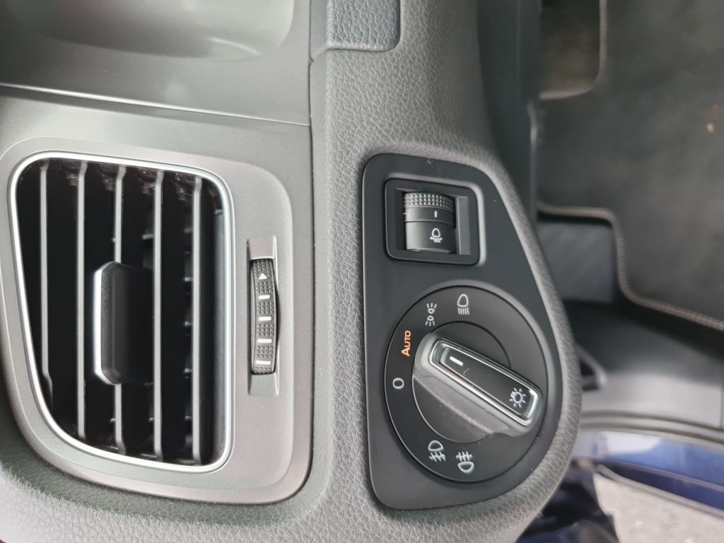 Fahrzeugabbildung Volkswagen Golf 1.4 TSI Lounge Climatronic,SH,GRA,PDC,NSW