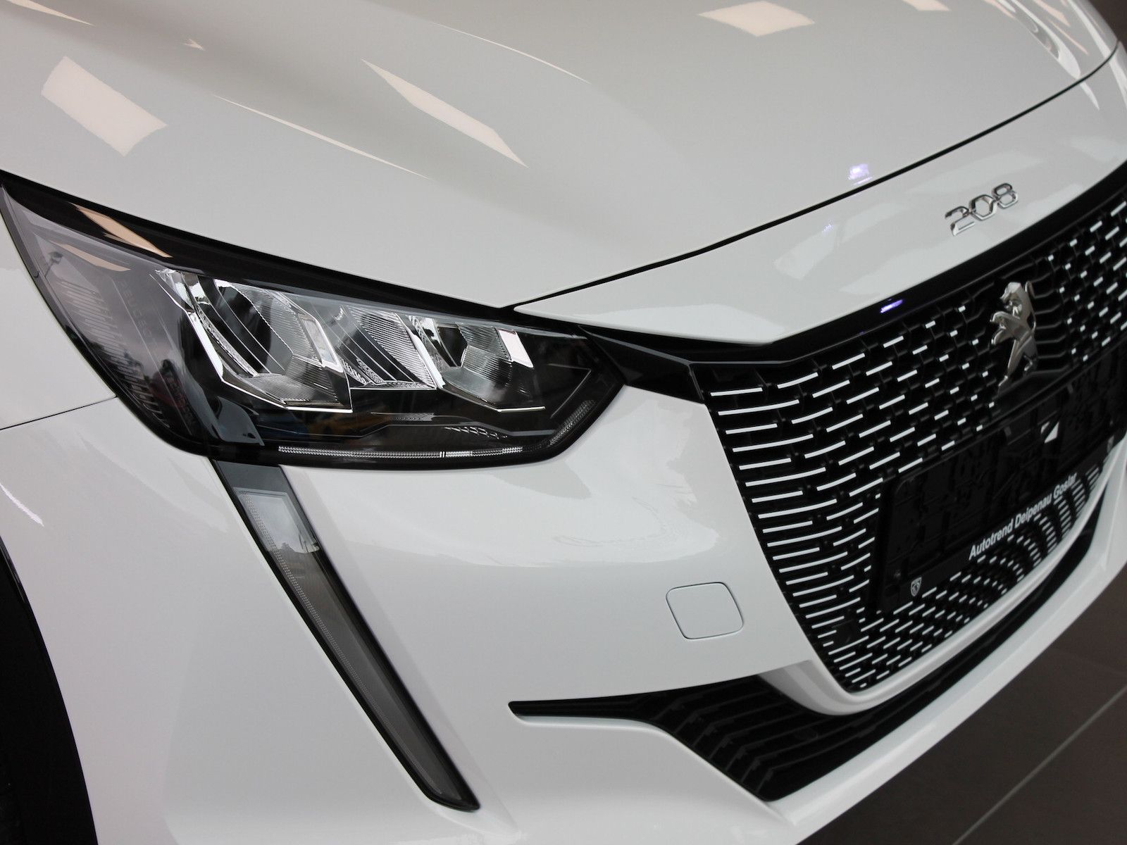 Peugeot e-208 Allure Pack 136 SOH 100% imagem 3
