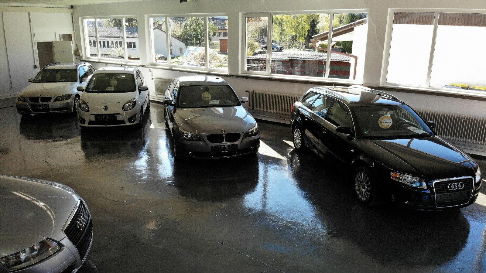 showroom-image-bottom
