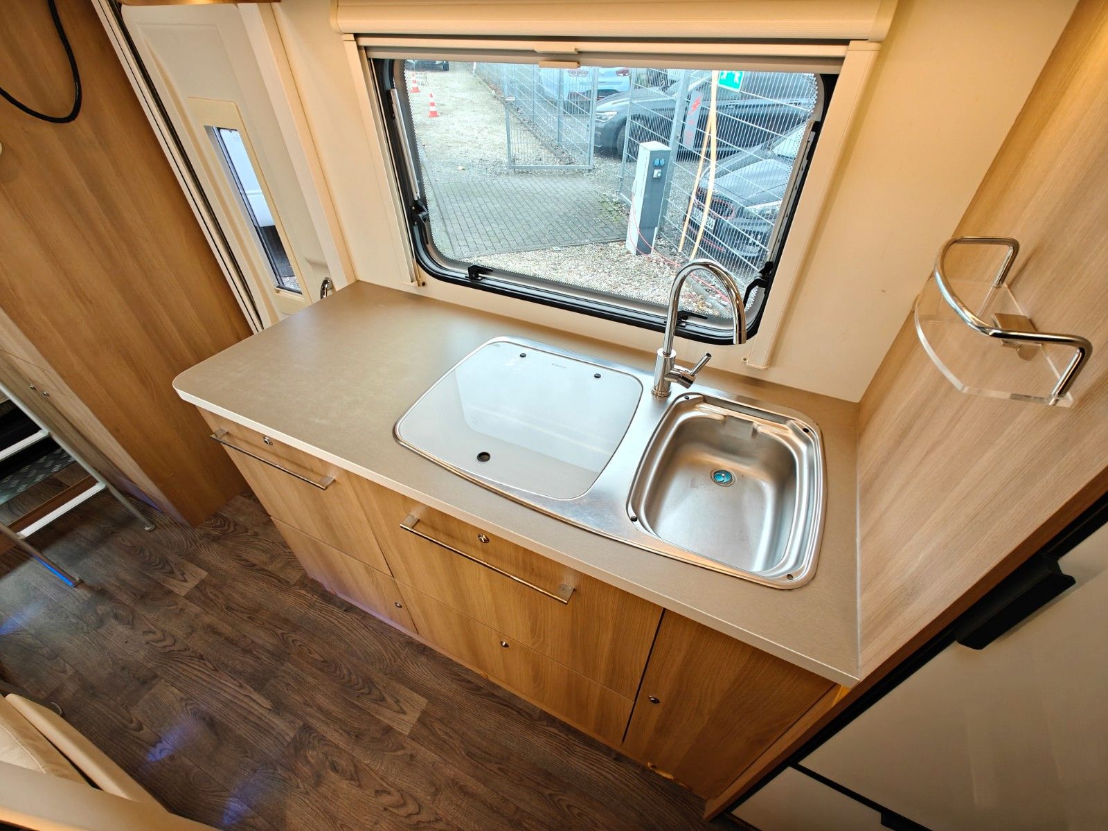 Fahrzeugabbildung Roller Team Kronos 275 - SAT, TV, Solar, 6 Sitz/Schlafplätze