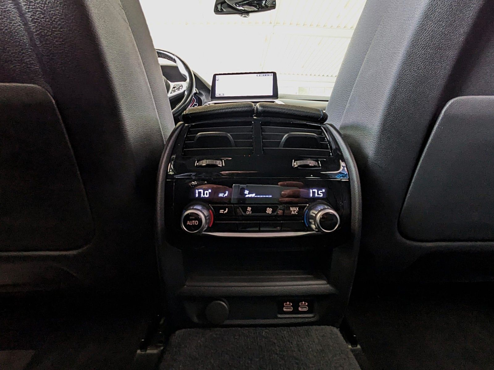 Fahrzeugabbildung BMW 530e M SPORT VIRTUAL HUD NAVI LASER LEDER AHK