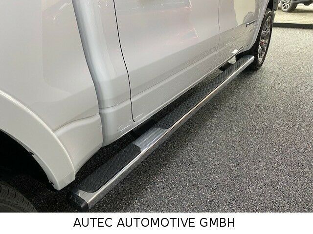 Fahrzeugabbildung Dodge LARAMIE CREW CAB SPORT  12"  HEMI 4x4