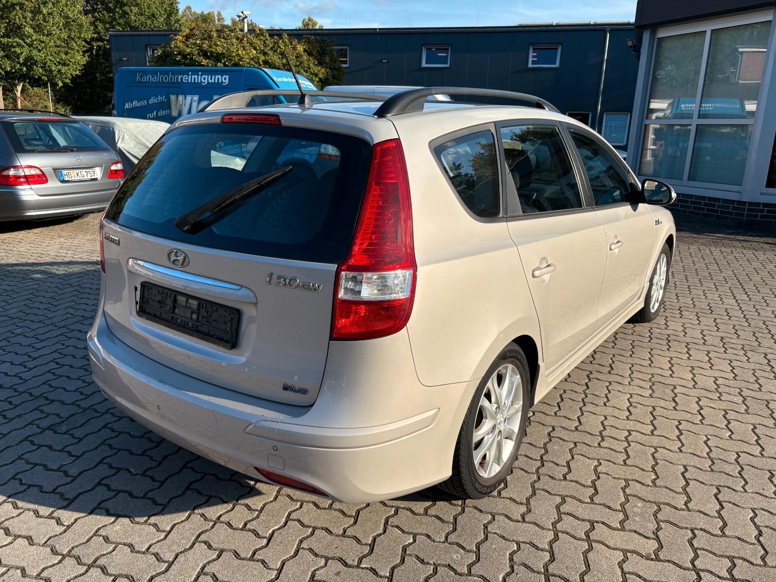 Hyundai i30 2010 — photo 6