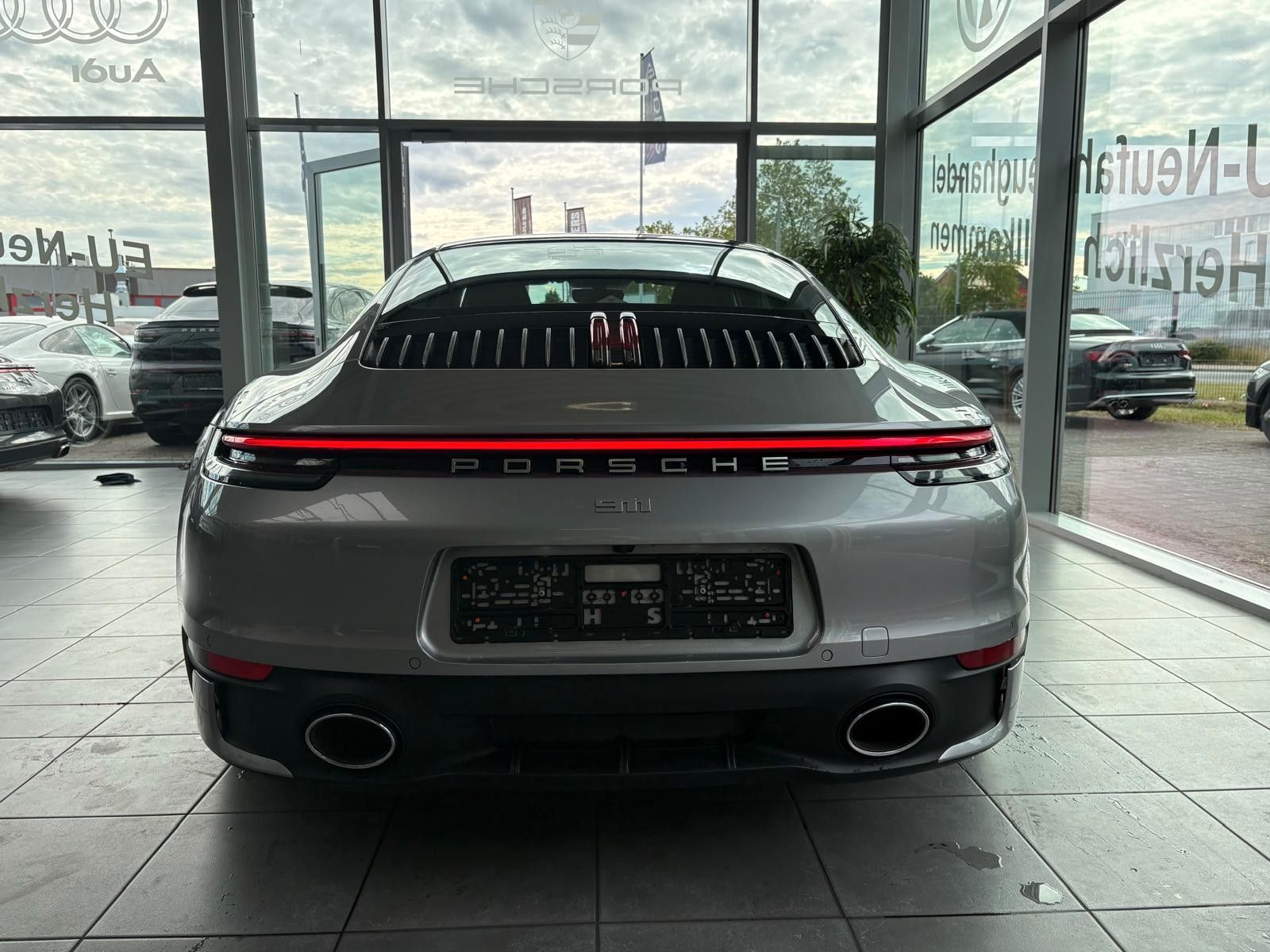 Fahrzeugabbildung Porsche 911 Carrera 4S Sport Design VollAusst.
