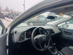 Fahrzeugabbildung Seat Leon Klimaanlage PDC