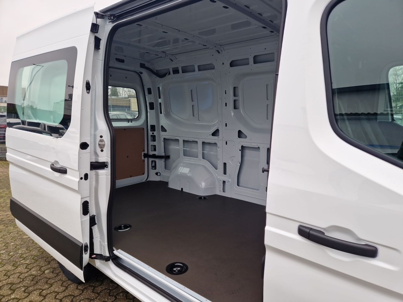 Fahrzeugabbildung Nissan Interstar NEUER Interstar Kastenwagen N-Connecta