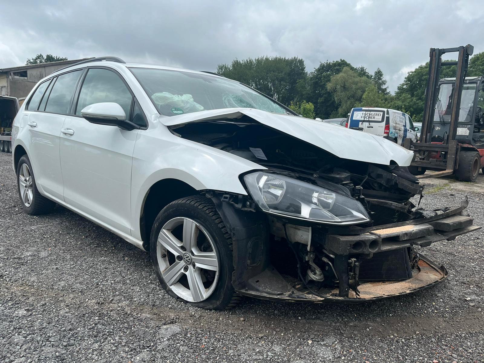 Volkswagen Golf VII Variant Comfortline PDC SHZ