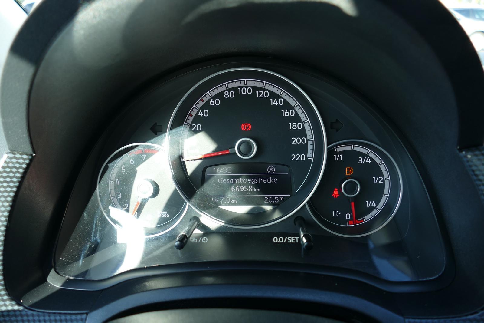 Volkswagen Up 1.0 Klimaaut. Spurhalte Bluetooth USB, миниатюра 9