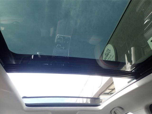 Fahrzeugabbildung DFSK Forthing 5 1.5 PanoD 360Cam SHZ WIFI Totwinkel e