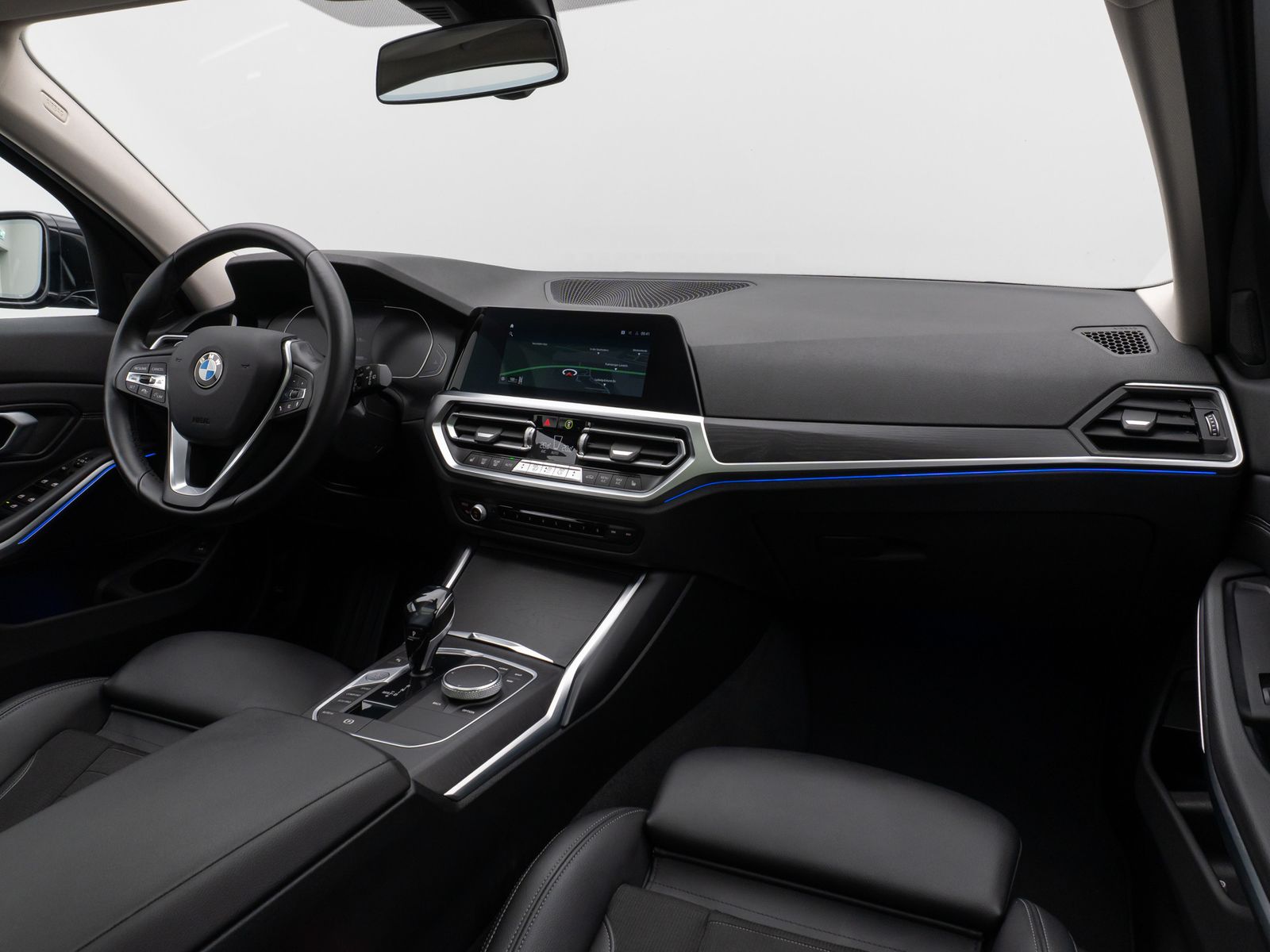 Fahrzeugabbildung BMW 320d SportLine Panorama DAB HiFi Stop&Go Komfort