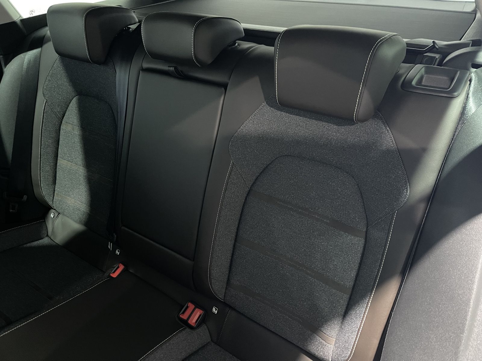 Fahrzeugabbildung SEAT Leon 2.0 TDI*Xcellence*LED*ACC*Digital*SHZ*