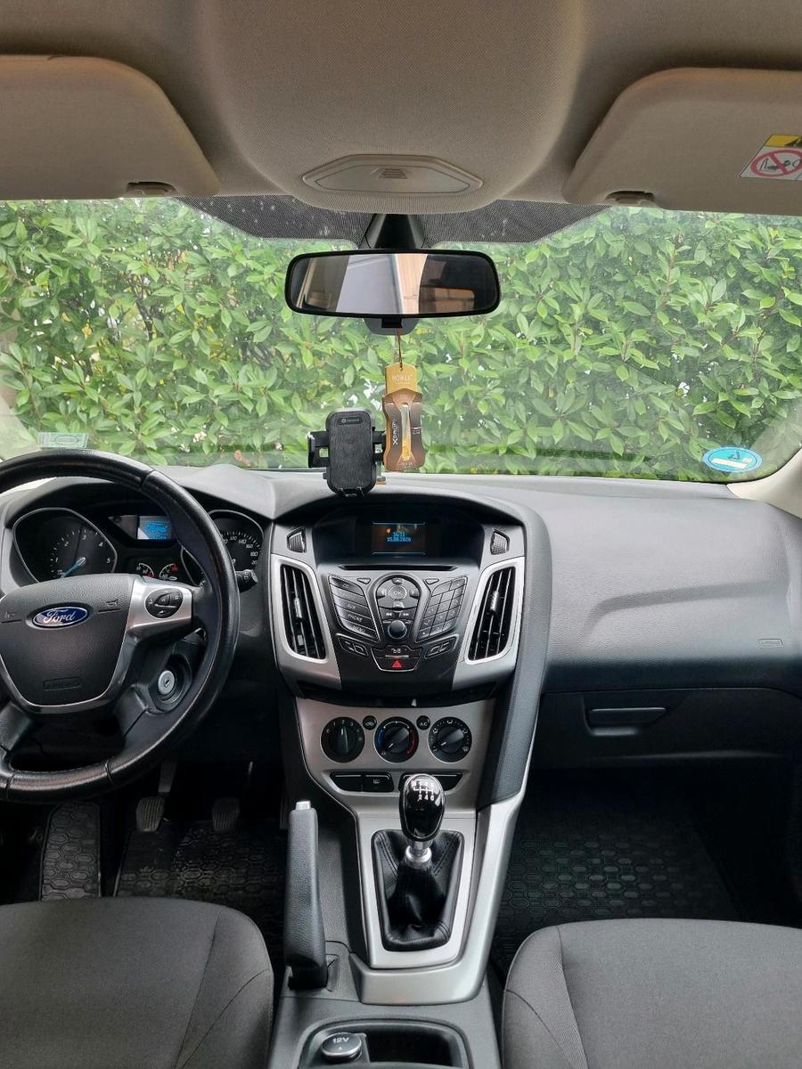 Ford Focus 2014 — photo 14