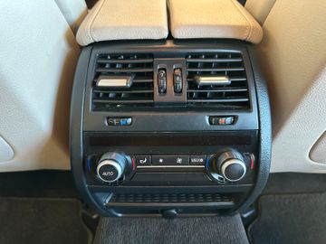 MYAUTOCENTER – Gebraucht- und Jahreswagen mit Werkstattservice in Pfaffenhofen BMW 520 d *BiXenon*Leder Dakota*Navi*PDC