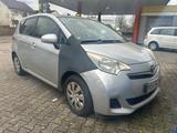 Toyota Verso-S Life 1.33 6.Gang Kamera Pano Klima - silberne Toyota Verso-S
