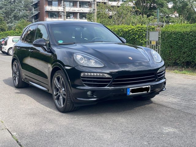 Porsche Cayenne Diesel TURBO RAD+LED+PCM+LEDER+LUFTFE