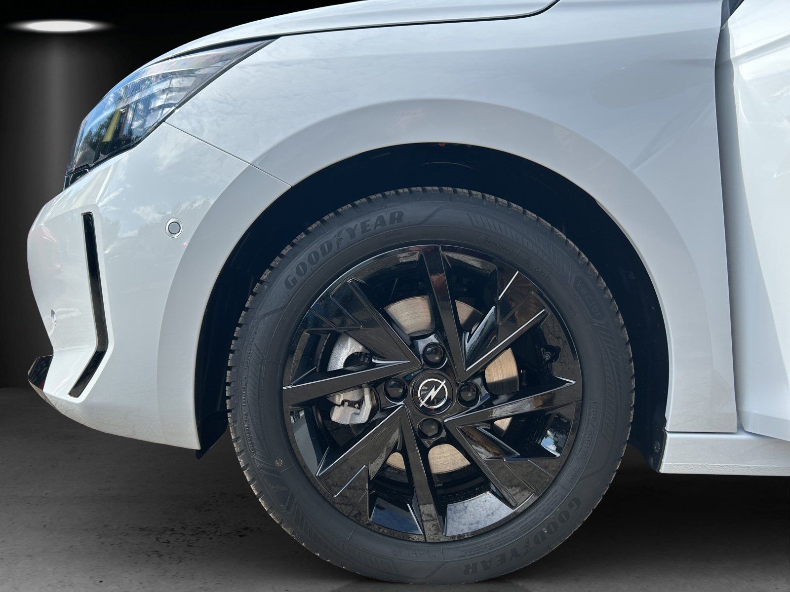 Fahrzeugabbildung Opel Corsa Edition 1,2 LED/KAMERA/SHZ/GRA/LANE/