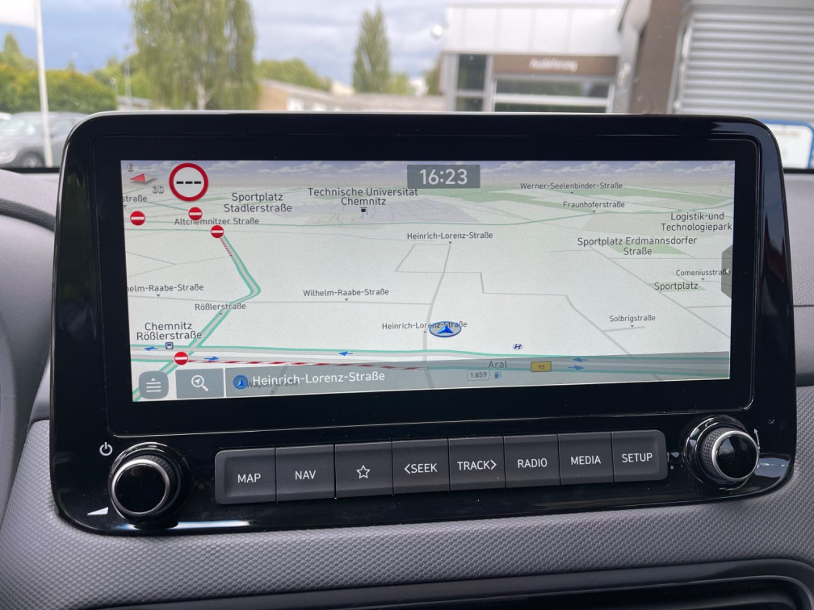 Fahrzeugabbildung Hyundai KONA 1.0 T-GDI 120PS iMT 48V TREND NAVI KRELL