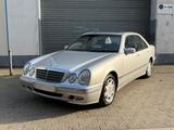 Mercedes-Benz E 280  . Super Zustand  - Mercedes-Benz E 280 in Düsseldorf