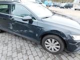 Volkswagen Passat Variant Business - Volkswagen: Unfallwagen
